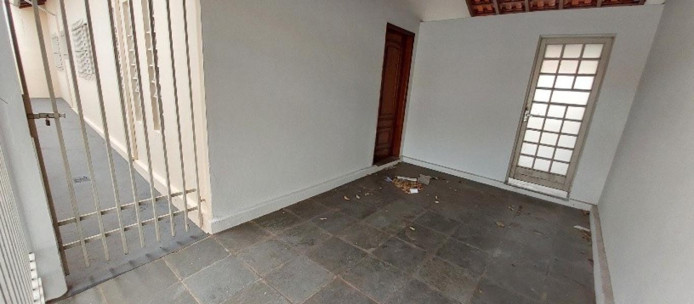 CASA NA Vila Tênis Clube em Assis