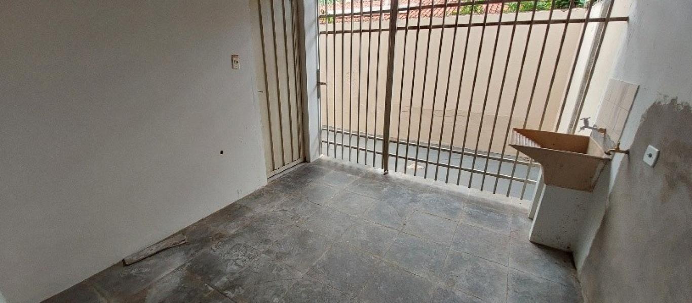 CASA NA Vila Tênis Clube em Assis