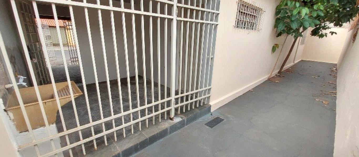 CASA NA Vila Tênis Clube em Assis