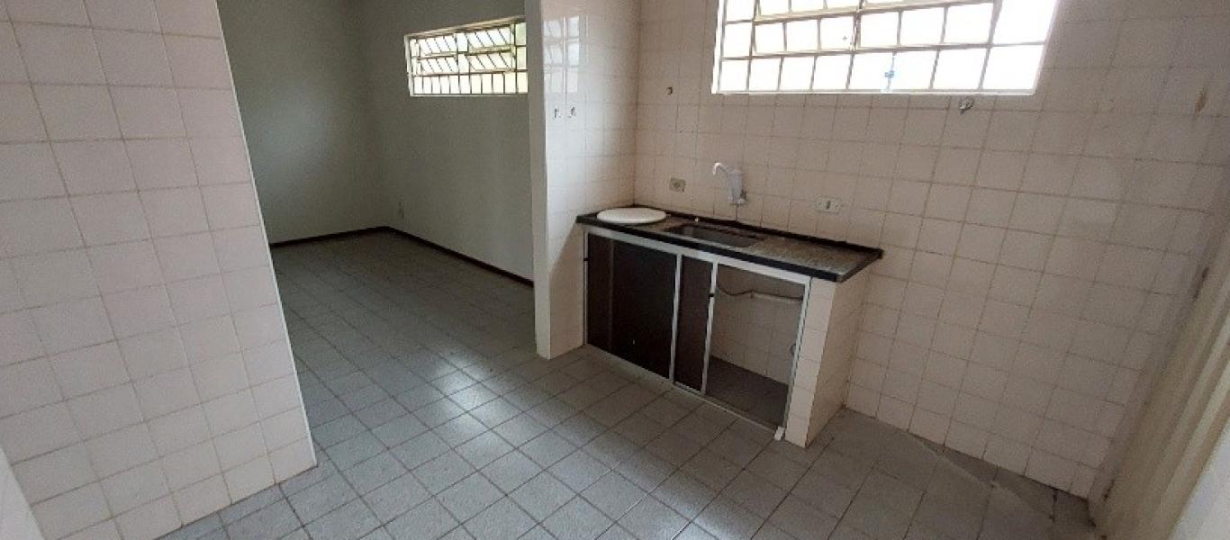 CASA NA Vila Tênis Clube em Assis