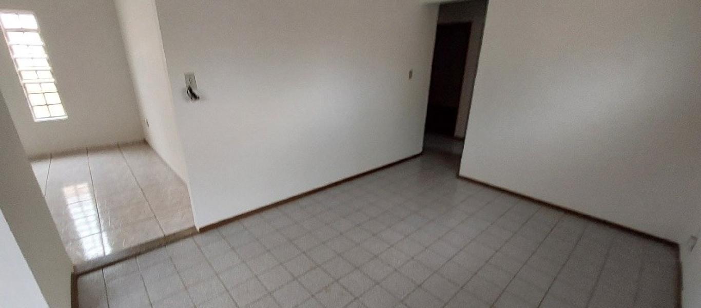CASA NA Vila Tênis Clube em Assis