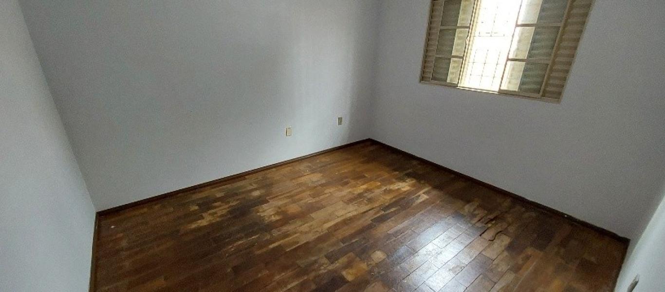 CASA NA Vila Tênis Clube em Assis
