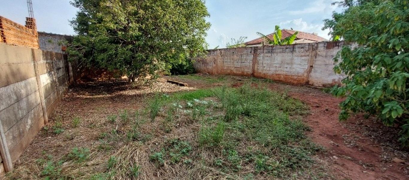 CASA NA VILA PALHARES em Assis