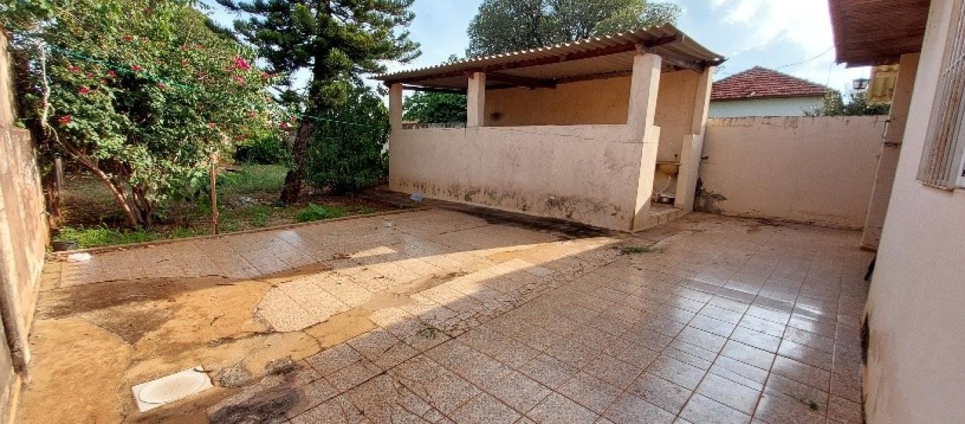 CASA NA VILA PALHARES em Assis