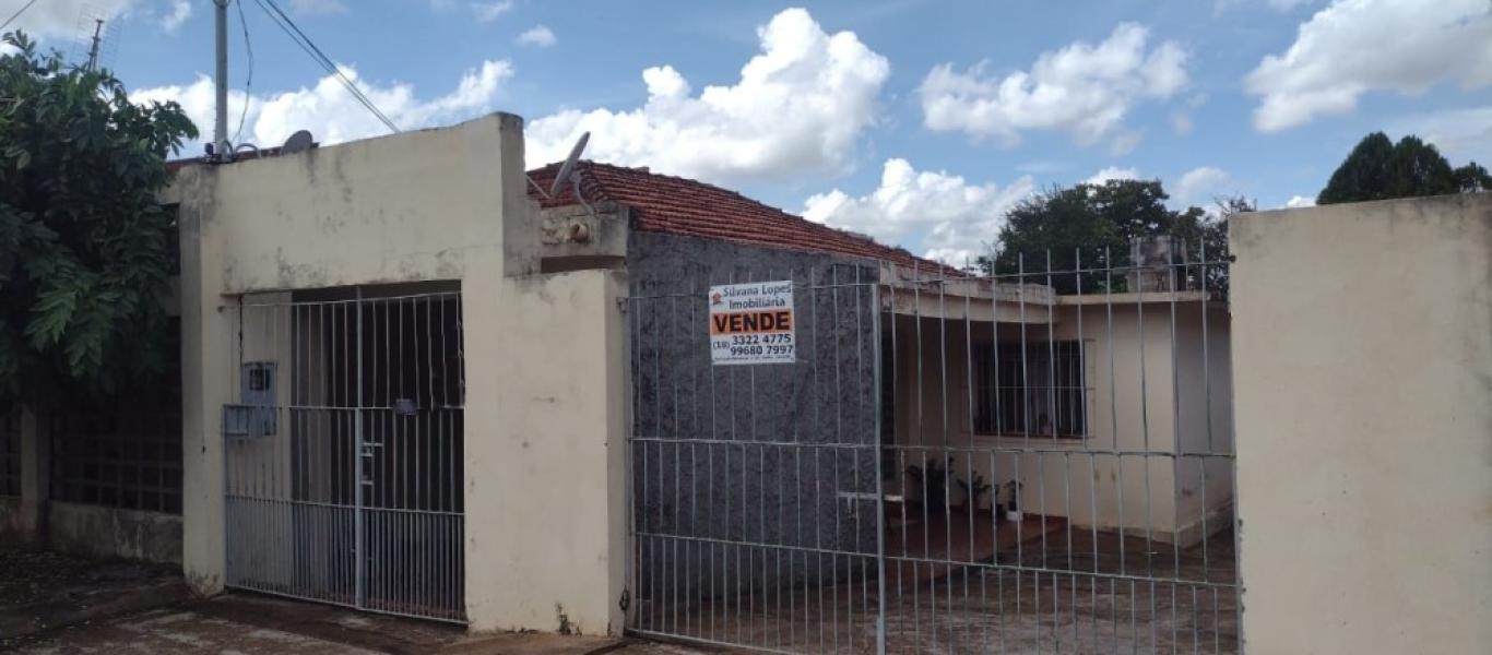 CASA NA Vila Palhares em Assis