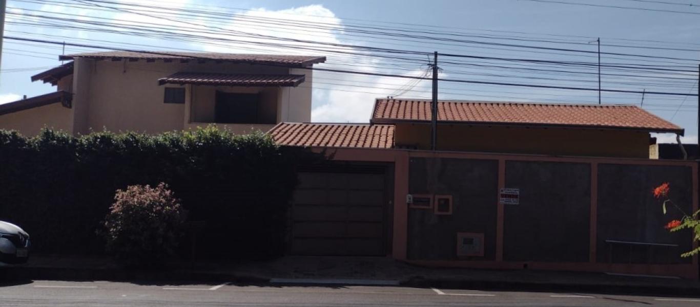 CASA NA Vila Central em Assis