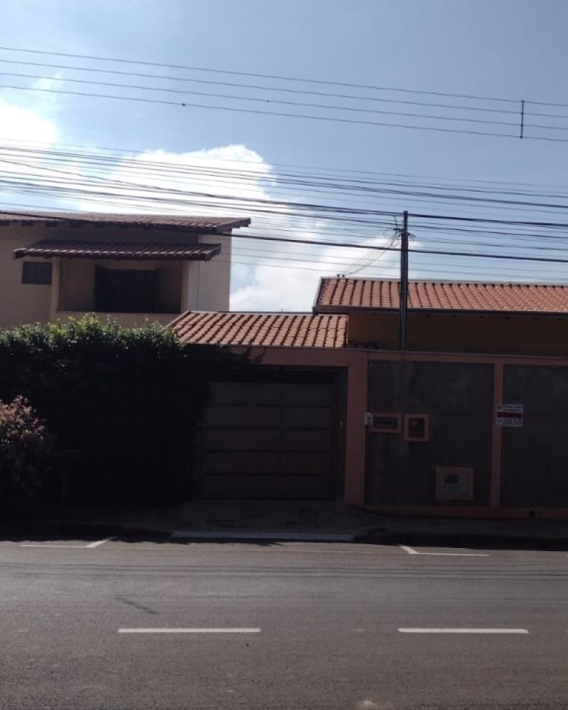 CASA NA Vila Central em Assis