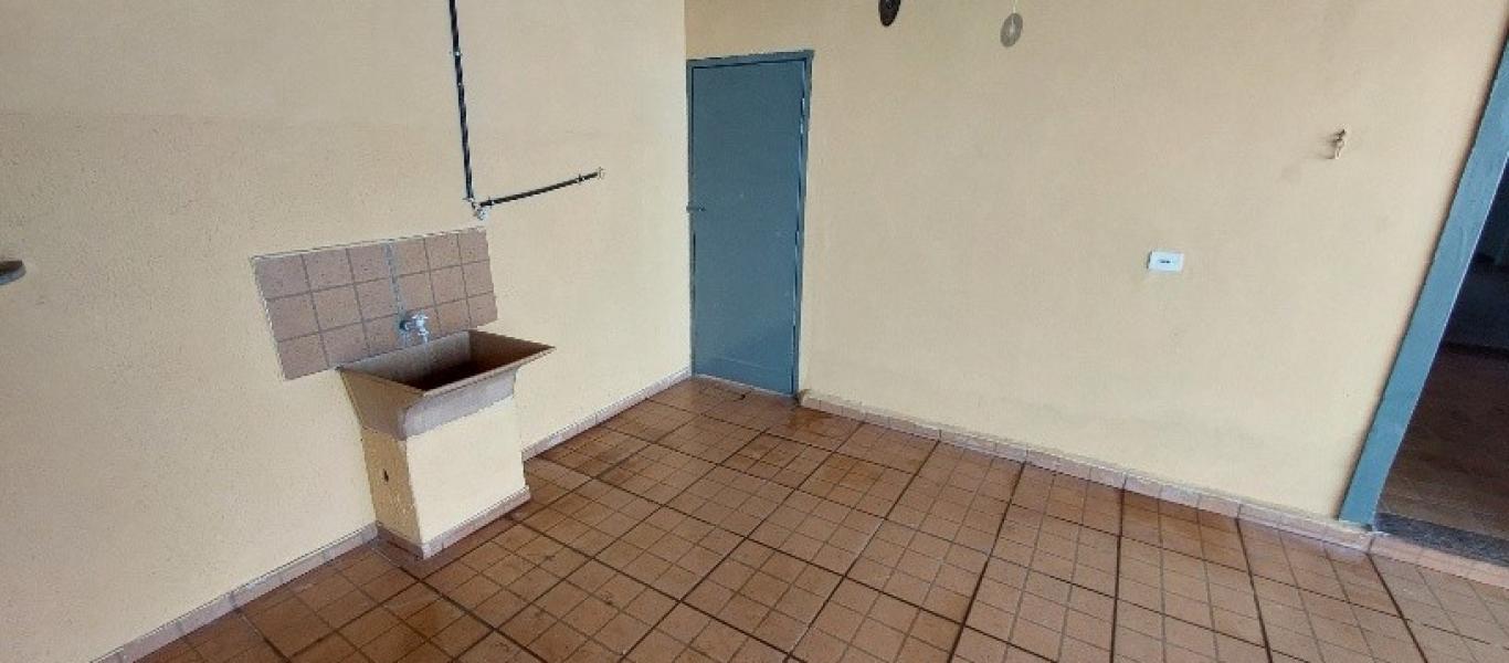 CASA NA VILA SANTA CECILIA em Assis