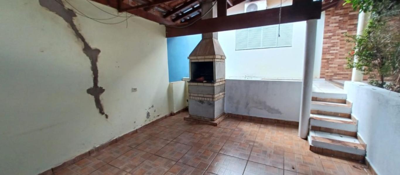 CASA NO Parque Universitário em Assis