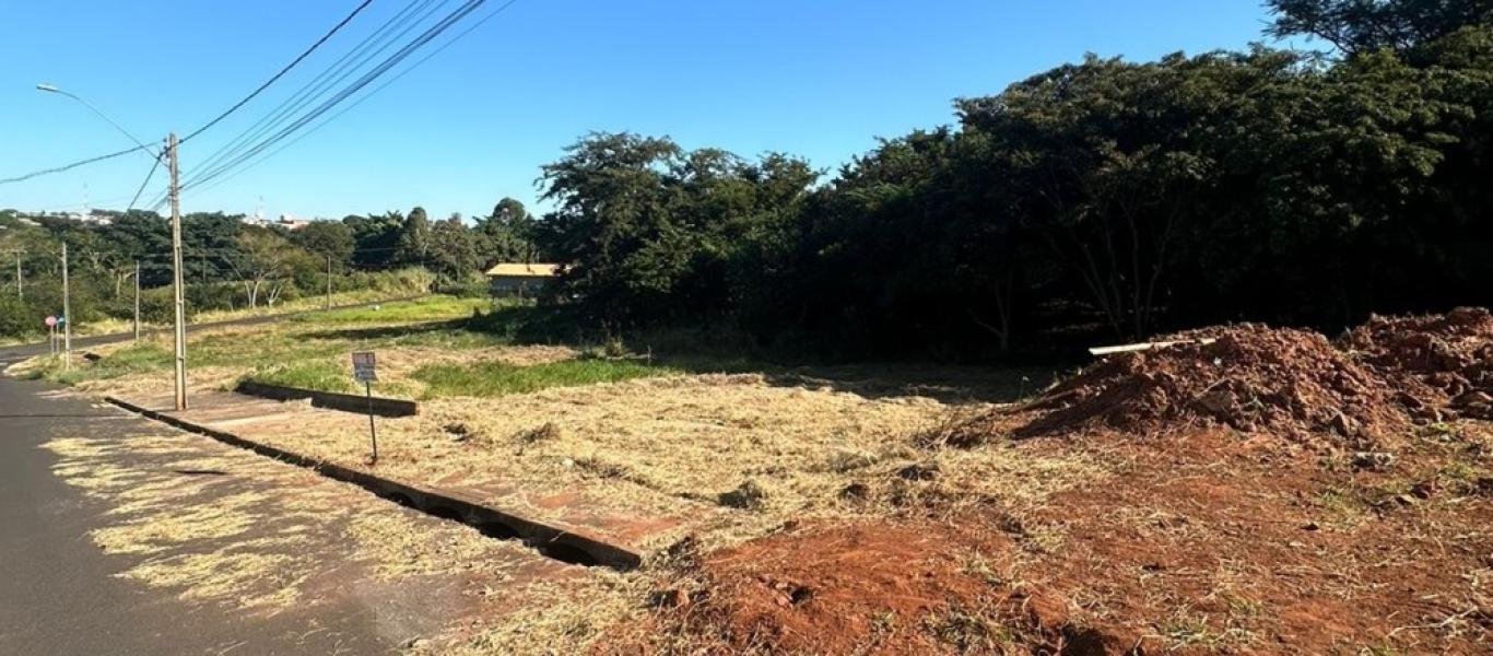 TERRENO NA Alto dos Ipês em Assis