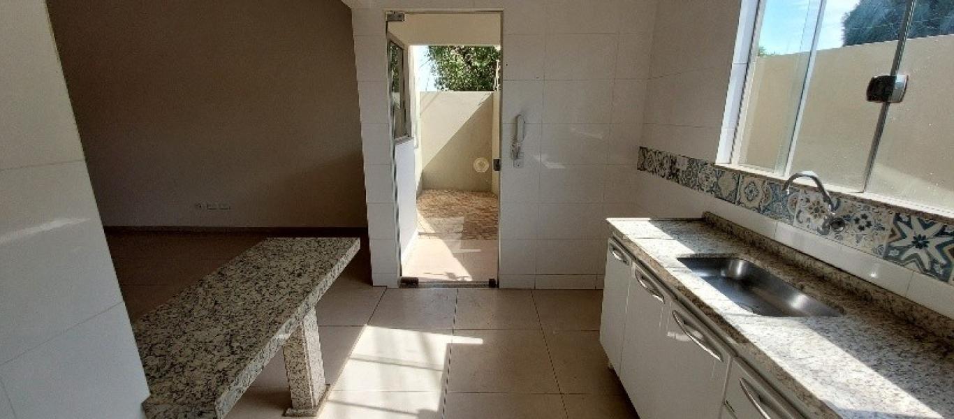 CASA NA Vila Brasileira em Assis