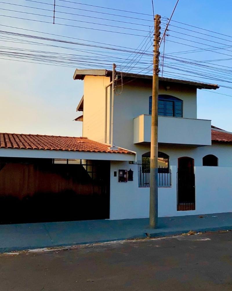 CASA NA Vila Progresso em Assis