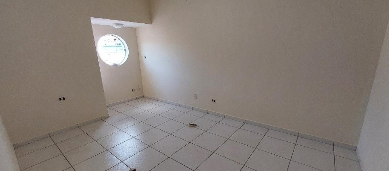 CASA NA Vila Tênis Clube em Assis