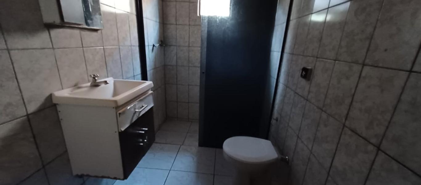 CASA NA Vila Carvalho em Assis