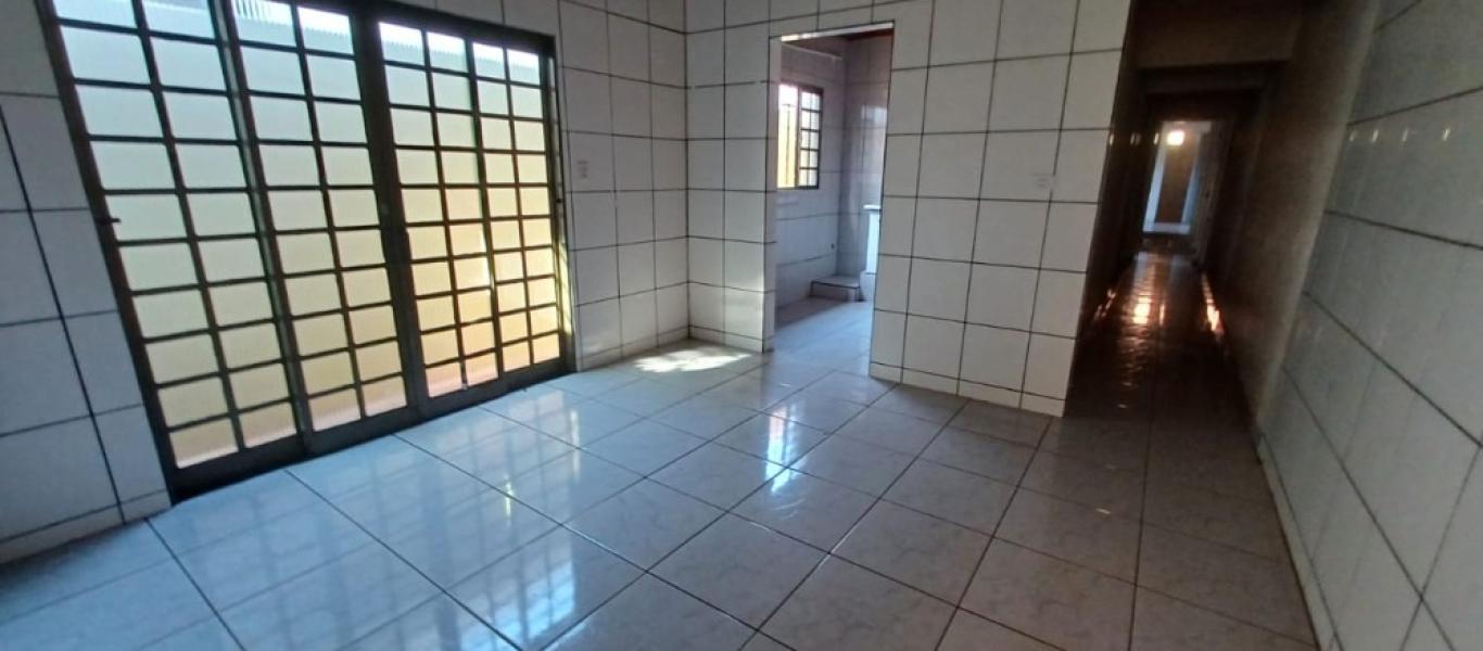 CASA NA Vila Carvalho em Assis