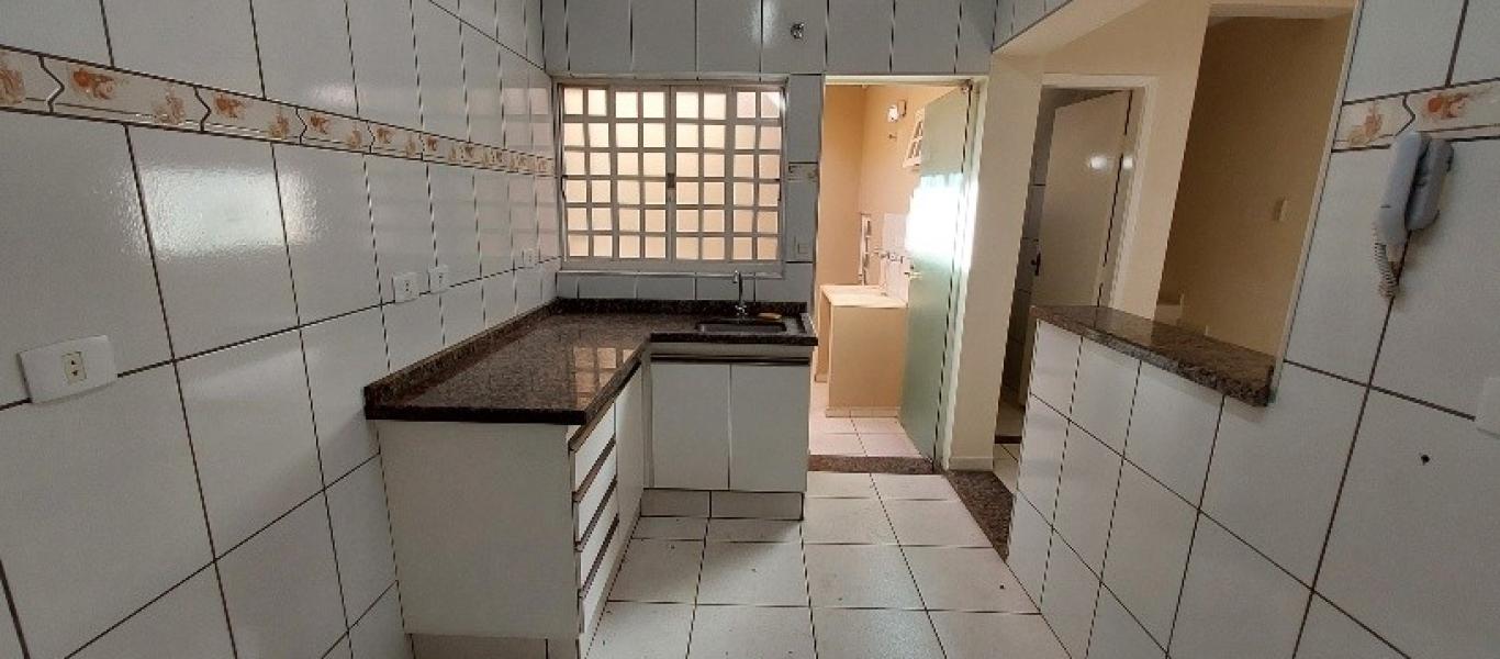 CASA NA Vila Tênis Clube em Assis