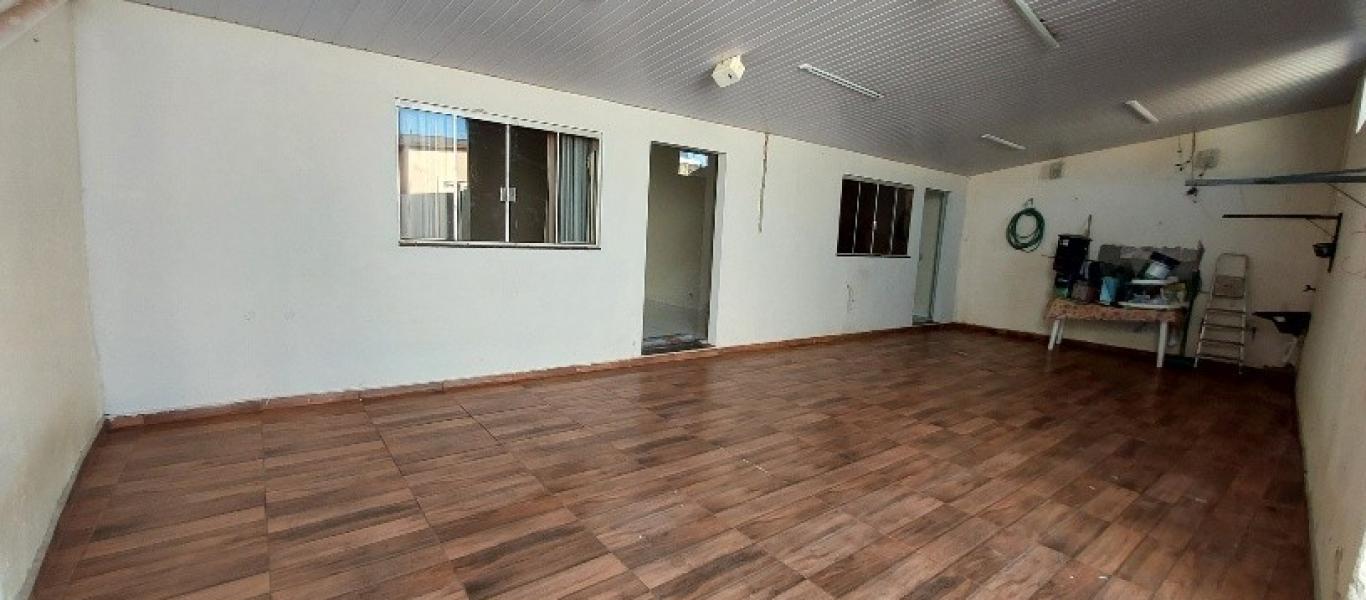 CASA NA Vila Operária em Assis