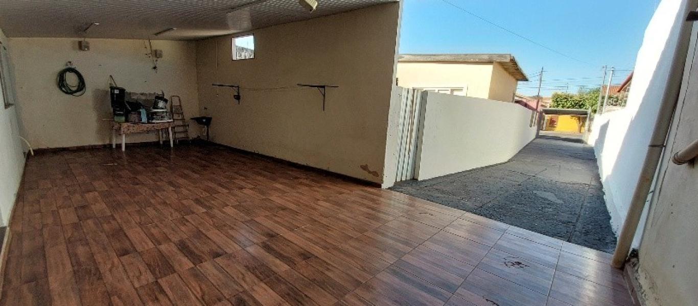 CASA NA Vila Operária em Assis
