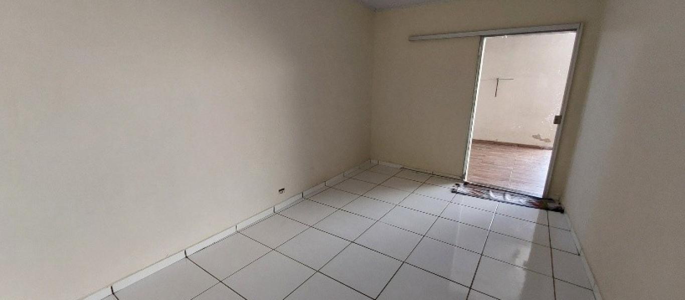 CASA NA Vila Operária em Assis