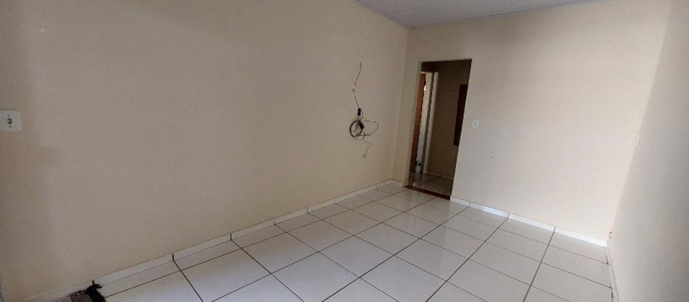 CASA NA Vila Operária em Assis