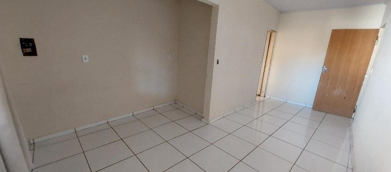 CASA NA Vila Operária em Assis