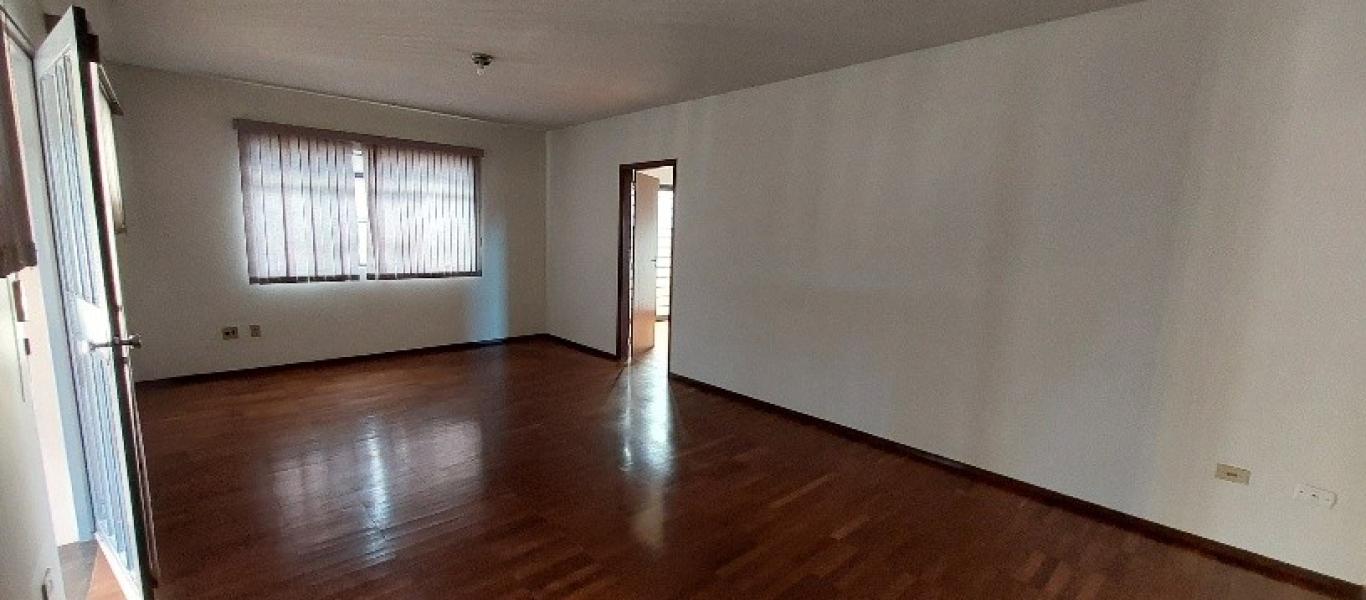 CASA NA Vila Orestes em Assis