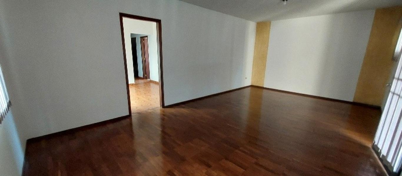 CASA NA Vila Orestes em Assis