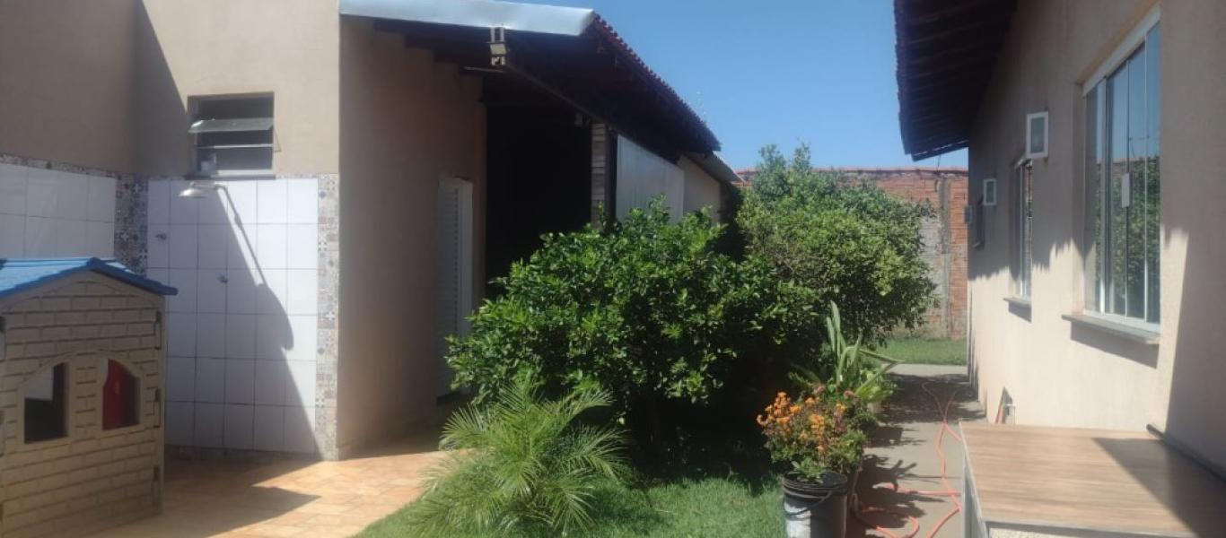 CASA NA Vila Marialves em Assis