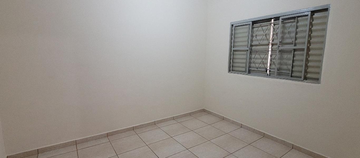 CASA NA Vila Carvalho em Assis