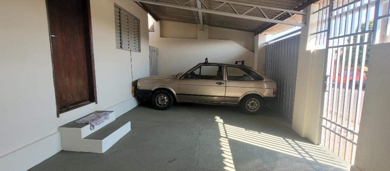 CASA NA Vila Carvalho em Assis