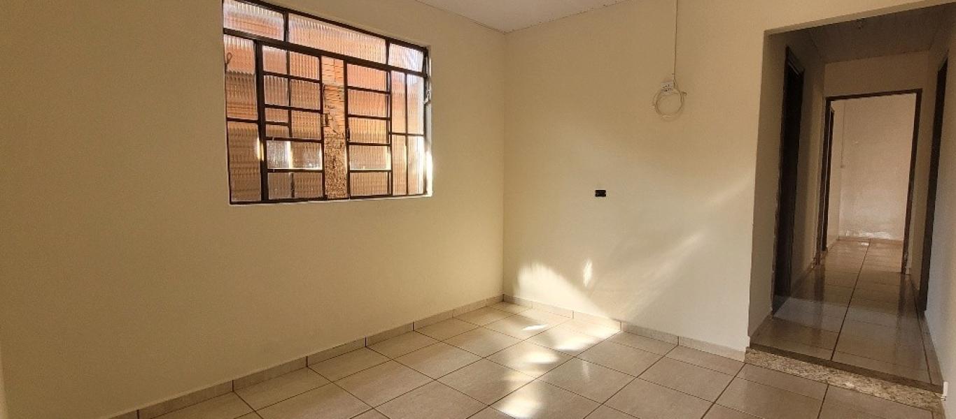 CASA NA Vila Carvalho em Assis