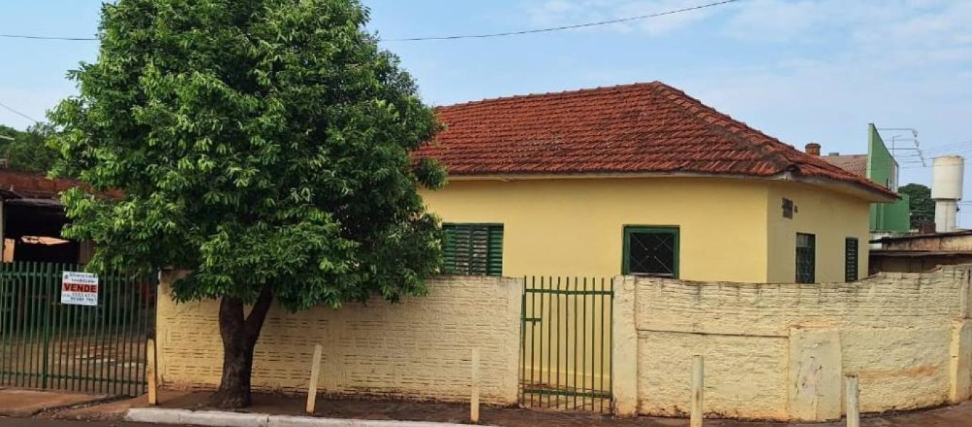 CASA NA CENTRO em CANDIDO MOTA