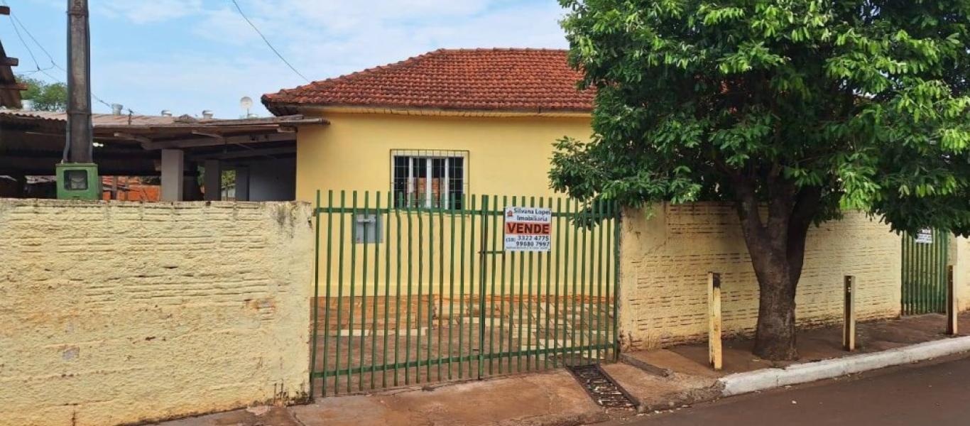 CASA NA CENTRO em CANDIDO MOTA