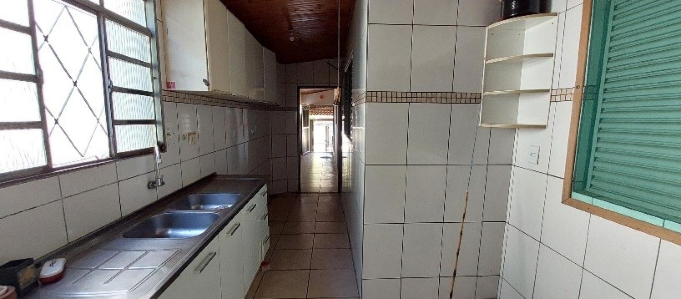 CASA NA VILA PALHARES em Assis