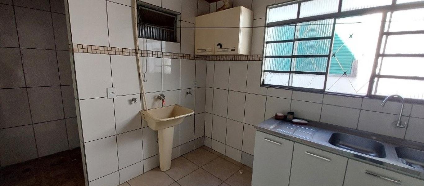 CASA NA VILA PALHARES em Assis