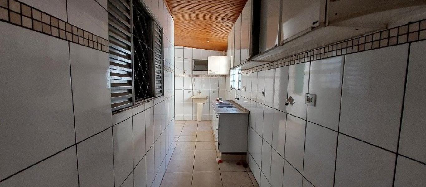 CASA NA VILA PALHARES em Assis