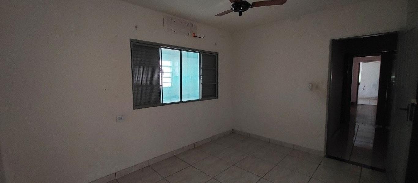 CASA NA VILA PALHARES em Assis