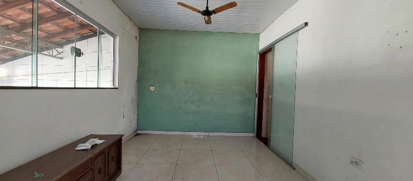 CASA NA VILA PALHARES em Assis
