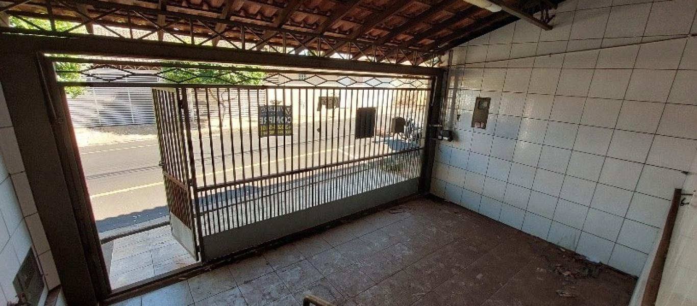 CASA NA VILA PALHARES em Assis