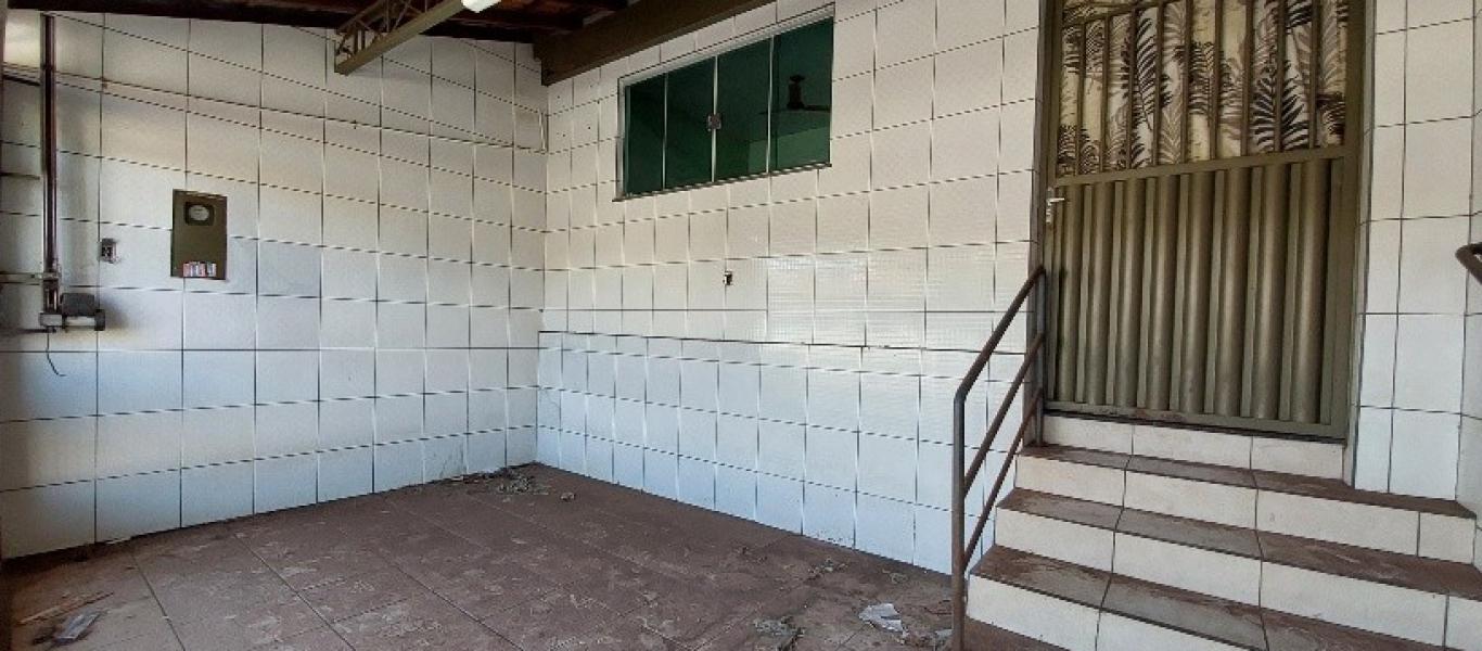 CASA NA VILA PALHARES em Assis