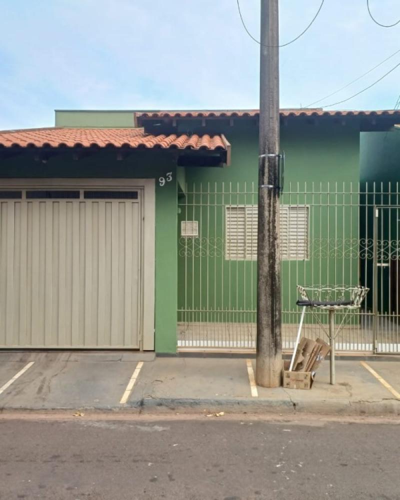 CASA NO Parque das Flores em Assis