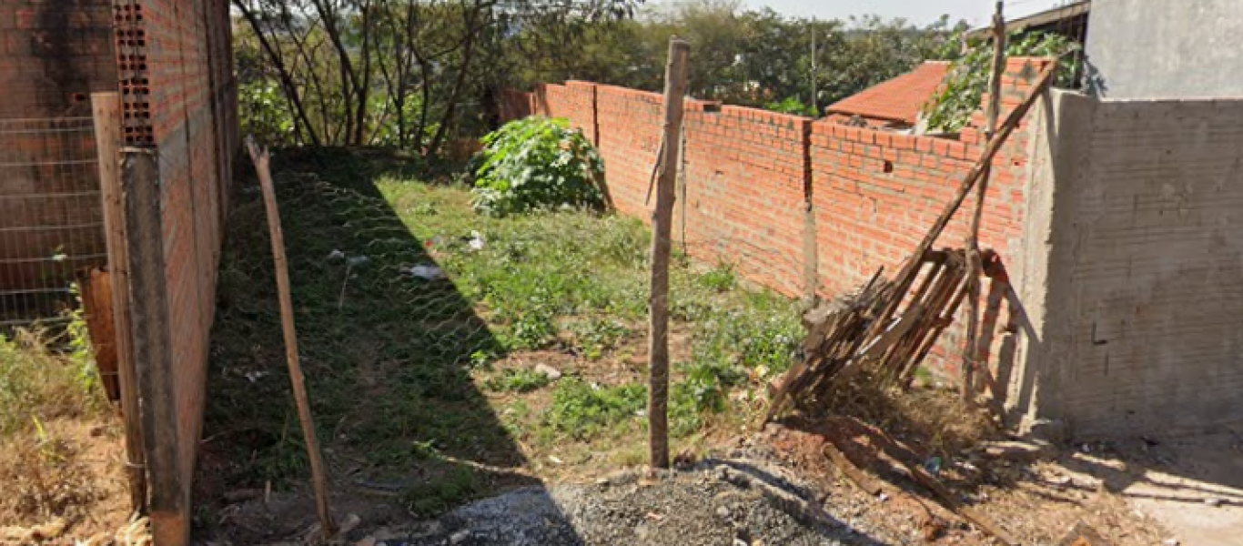 TERRENO NO JARDIM CANADA em Assis