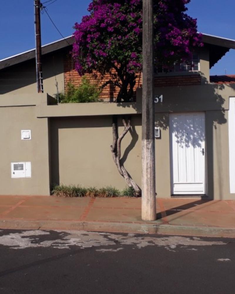 CASA NO Jardim Canadá em Assis