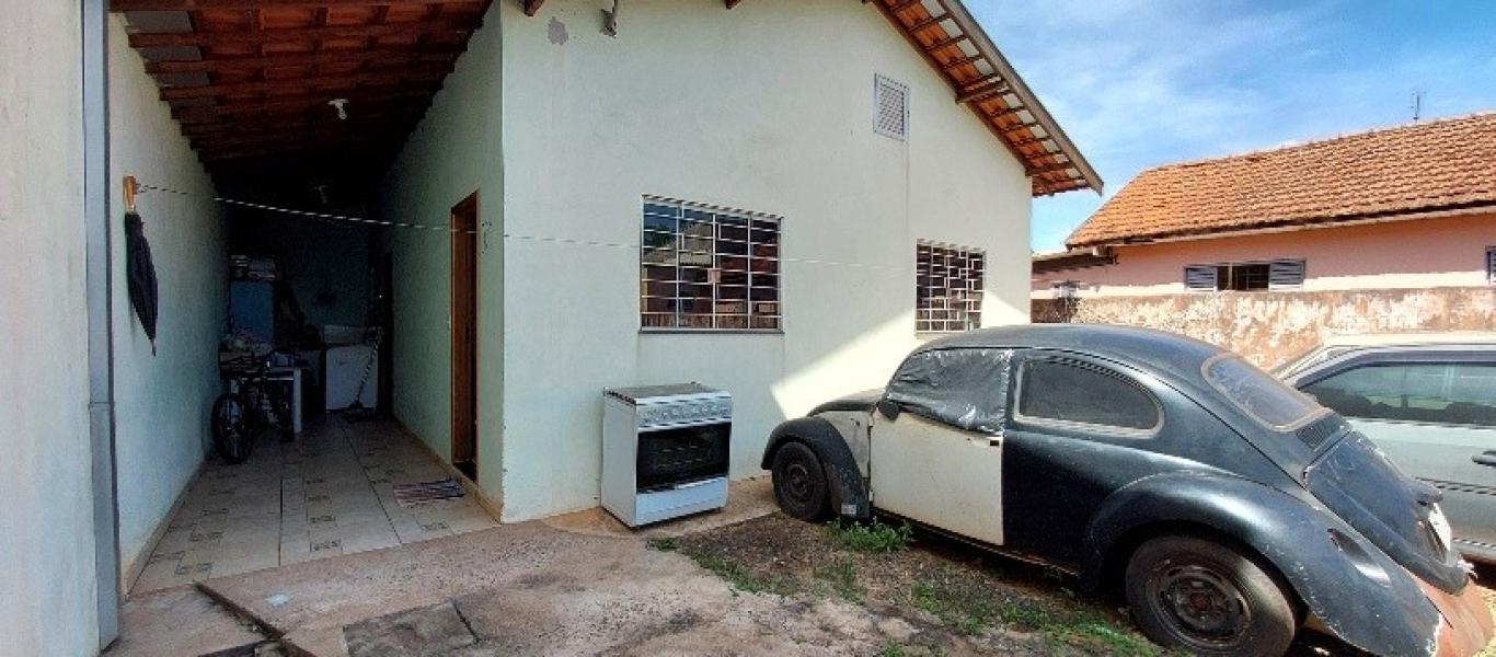 CASA NA Vila Central em Assis