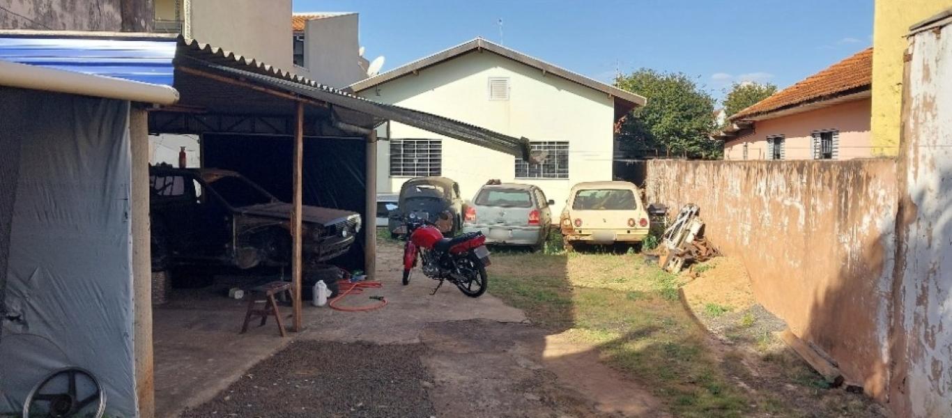 CASA NA Vila Central em Assis