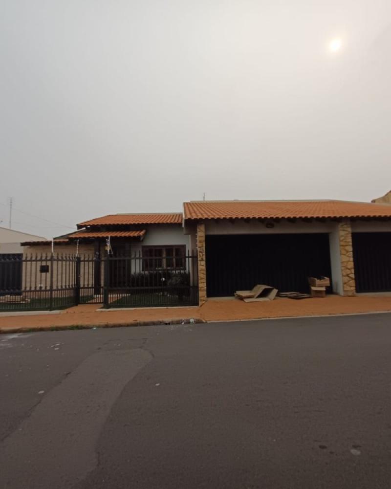 CASA NA Vila Clementina em Assis