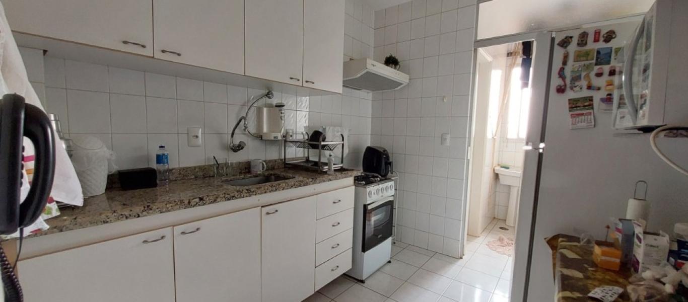 APARTAMENTO No Residencial Royal Park no Centro em Assis