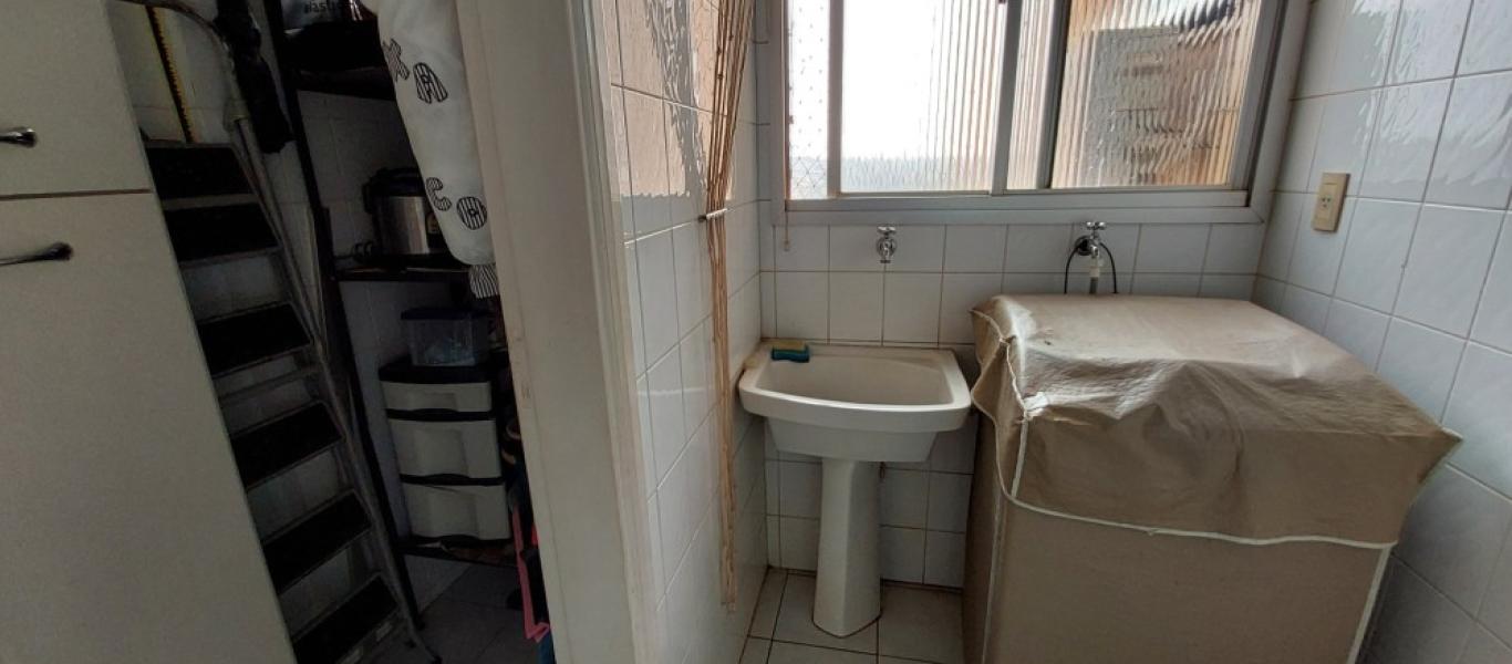 APARTAMENTO No Residencial Royal Park no Centro em Assis