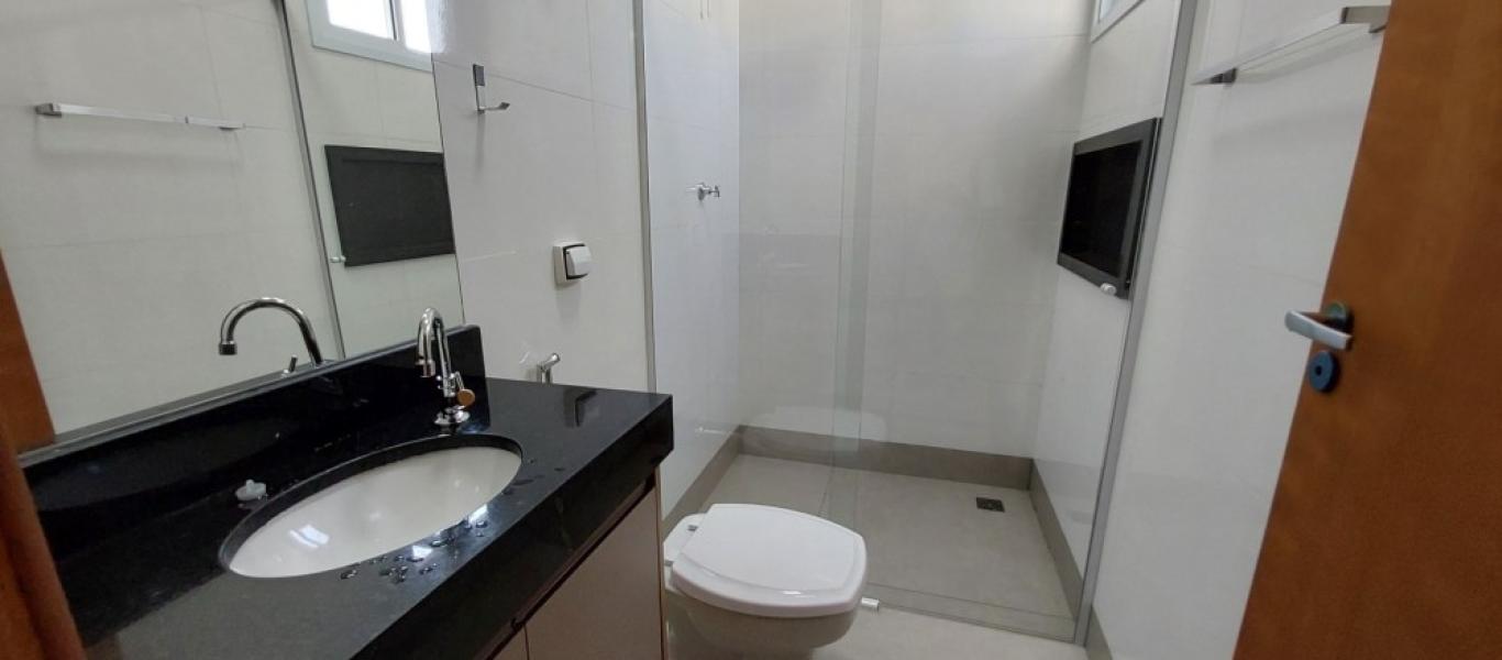 CASA NA Vila Tênis Clube em Assis