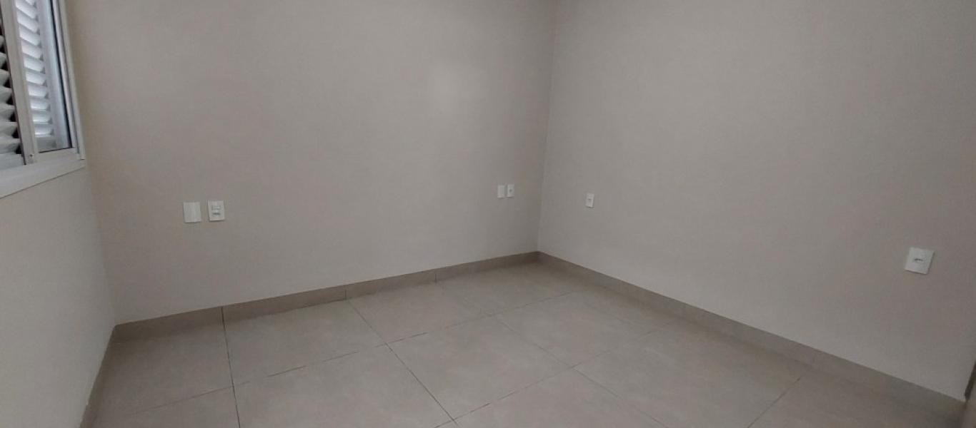 CASA NA Vila Tênis Clube em Assis